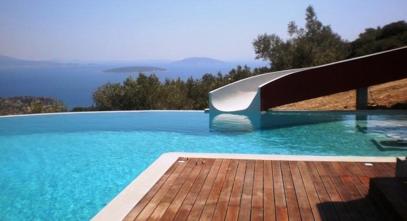 Αύγουστος 2013 - Infinity Pool Πισίνα με καταρράκτη