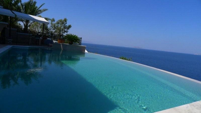 Ιούλιος 2012 - Ανακαίνιση πισίνας στην Επίδαυρο